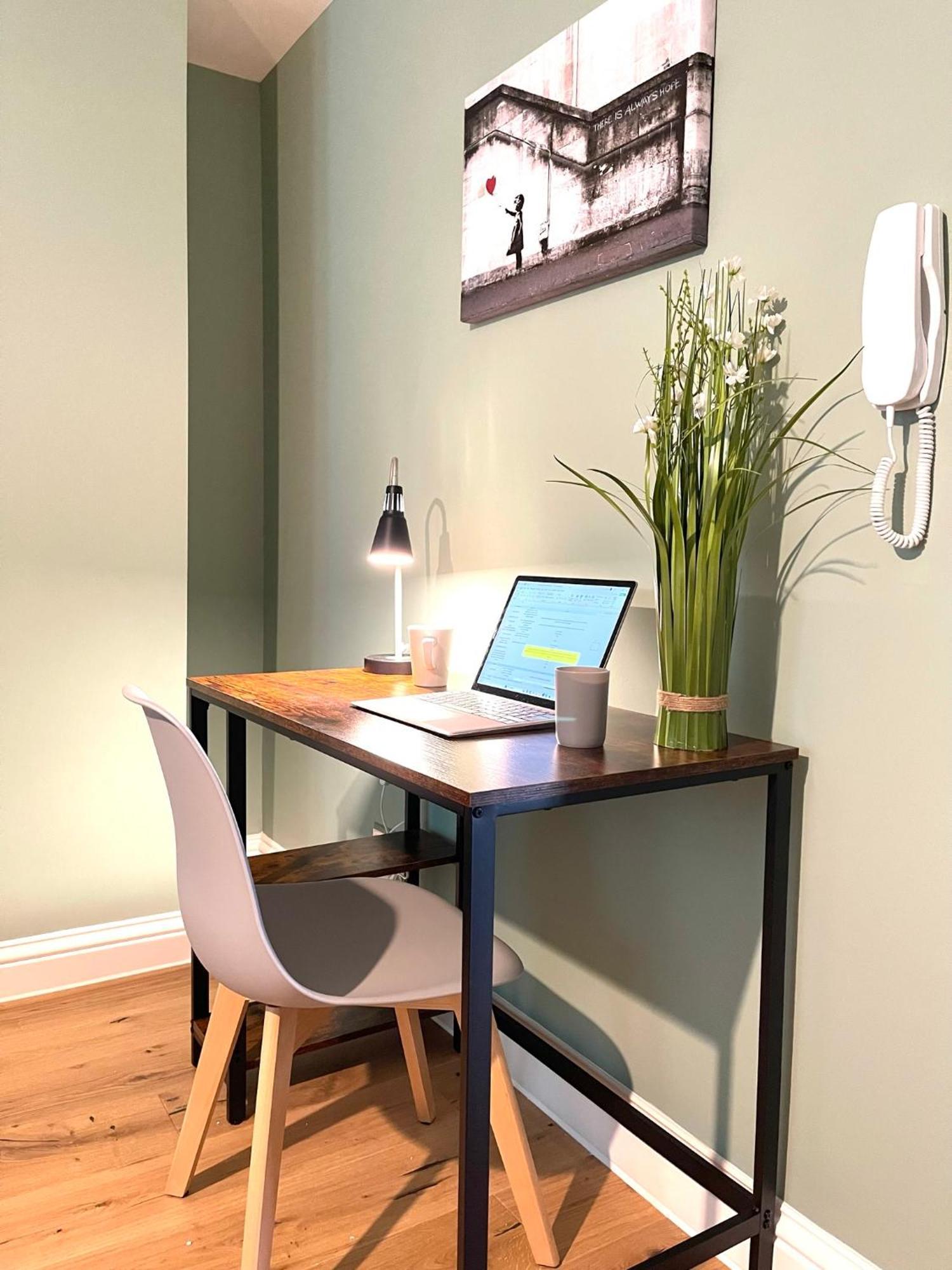 2 Bedroom Stopoverz Appartement Bristol