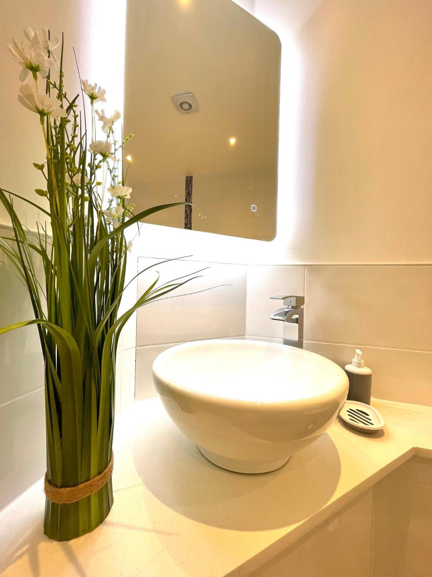 2 Bedroom Stopoverz Appartement
