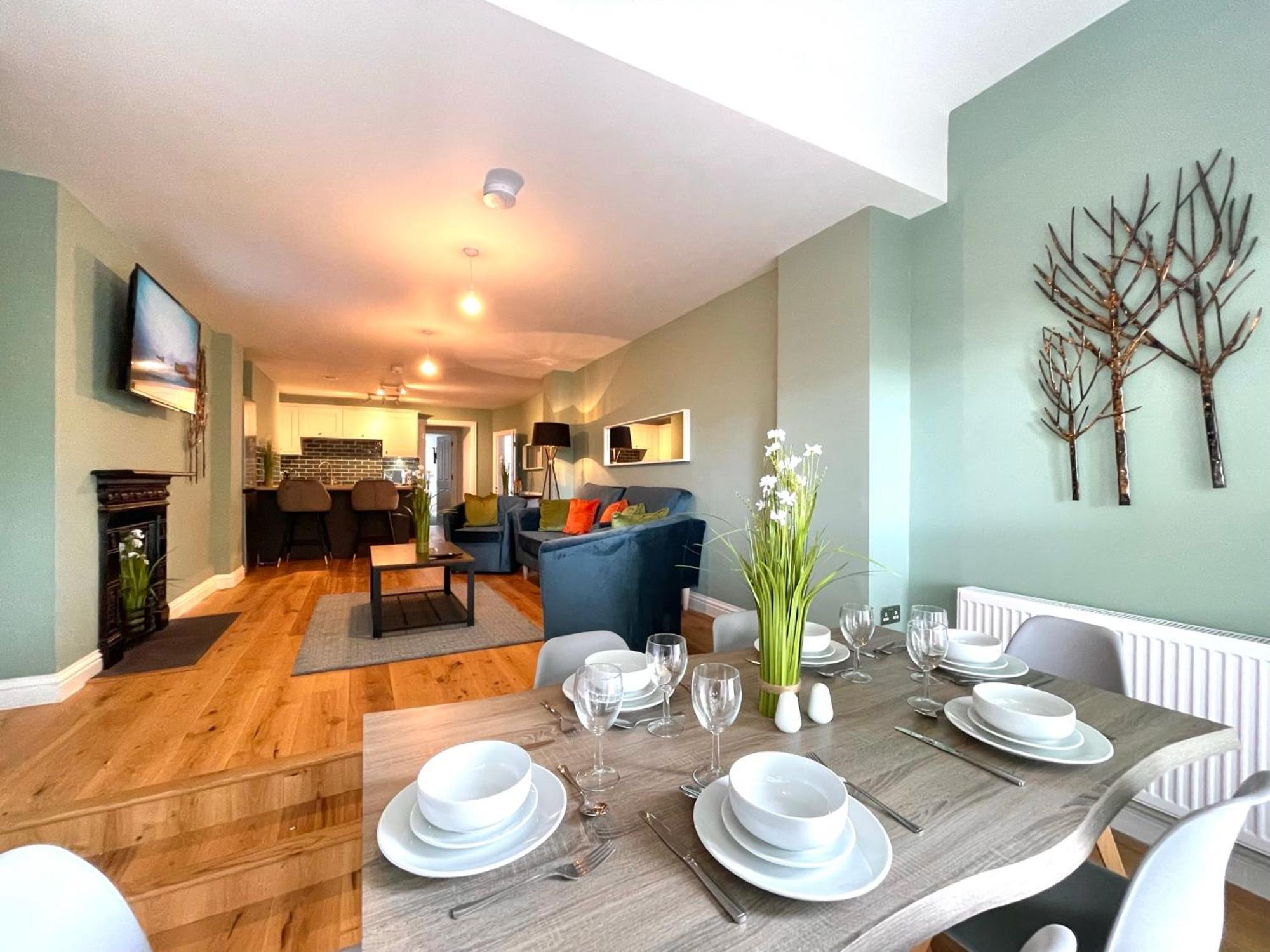 2 Bedroom Stopoverz Appartement Bristol