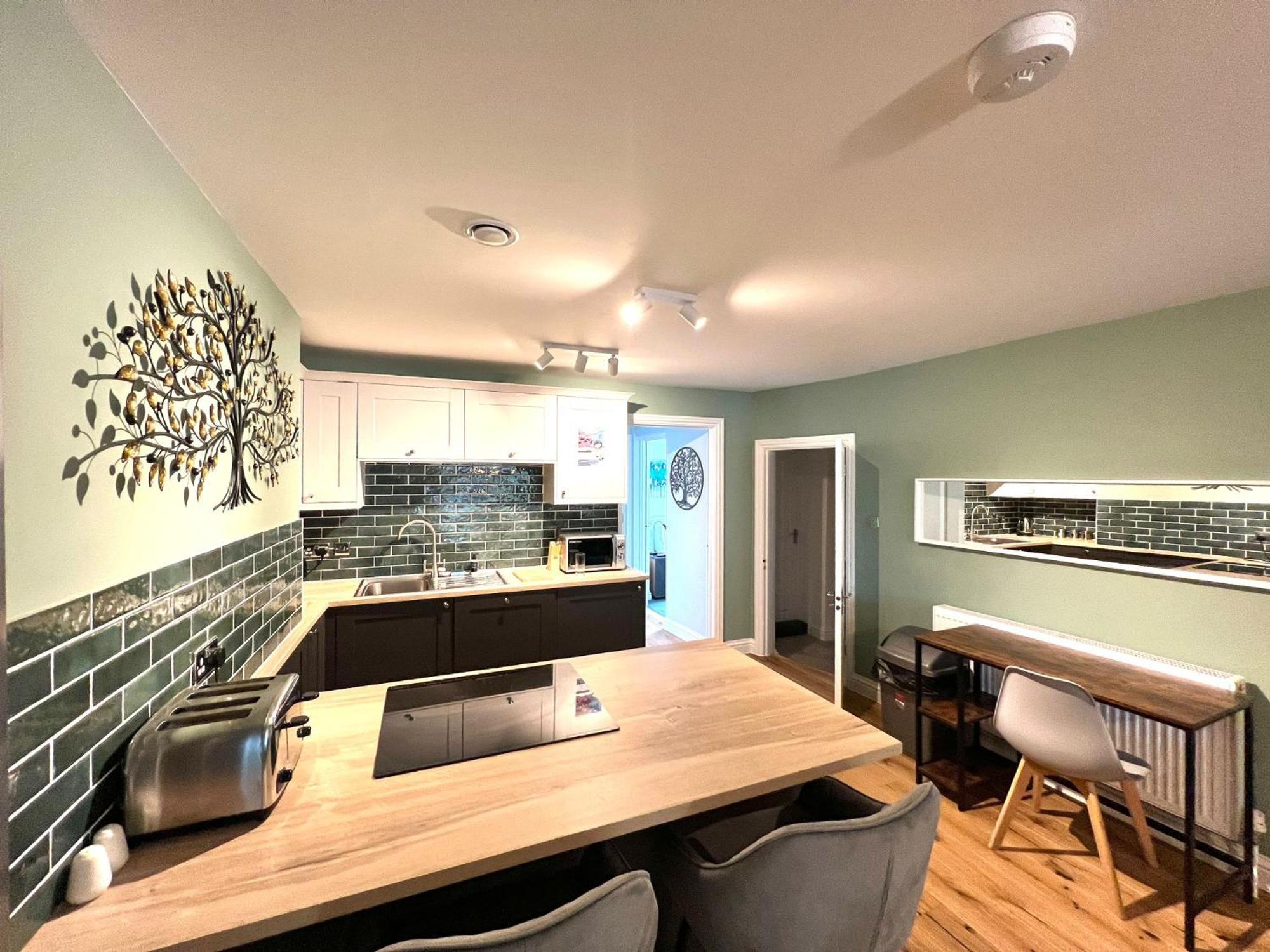 2 Bedroom Stopoverz Appartement