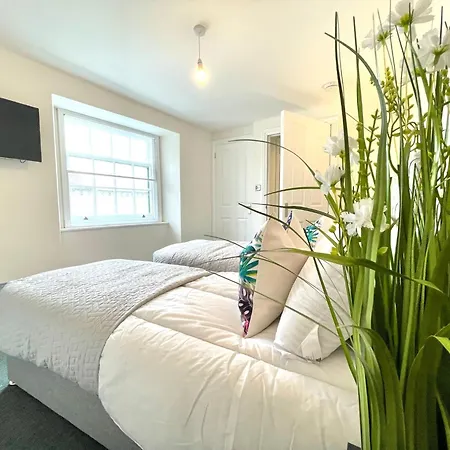 2 Bedroom Apartments Stopoverz Bristol Buitenkant foto