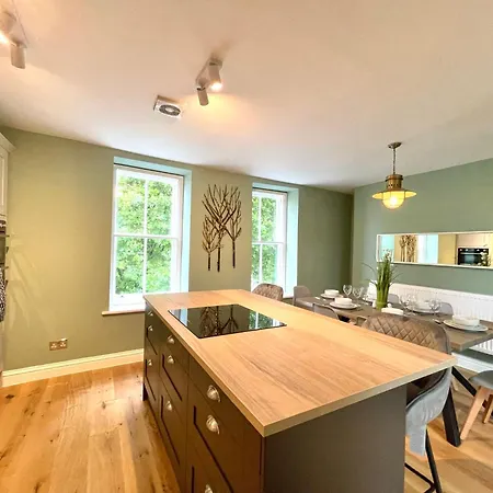 2 Bedroom Apartments Stopoverz Bristol Buitenkant foto