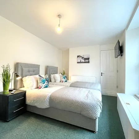 2 Bedroom Apartments Stopoverz Bristol Buitenkant foto