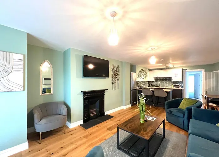 2 Bedroom Apartments Stopoverz